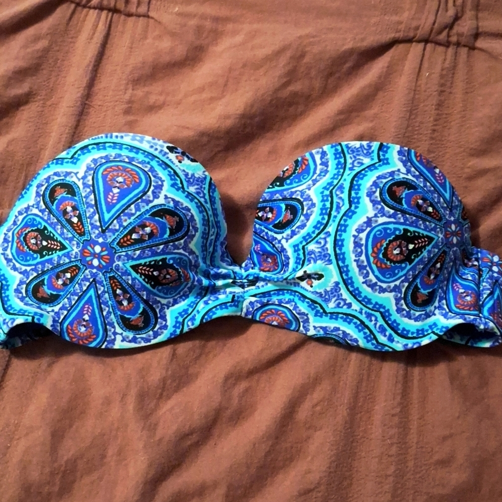 HOLLISTER swim top 34B